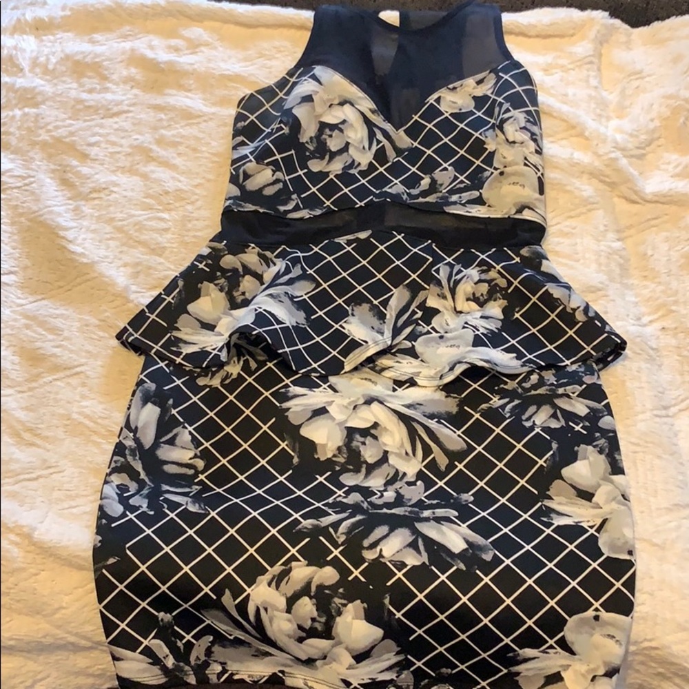 Sleeveless  dress